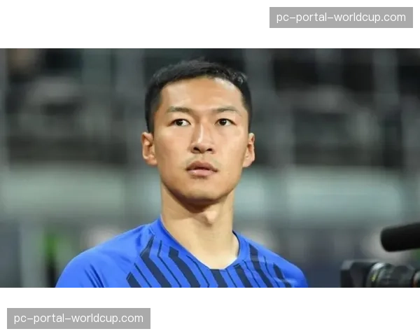 37岁吴曦荣获2025中国金球奖，申花队长第二次加冕个人最高荣誉